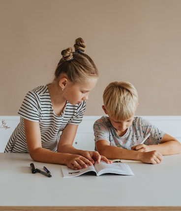 children learning together